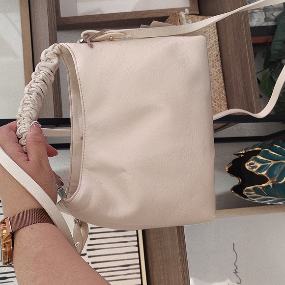 NWT A New Day Elegant Cream Shoulder/Hand Bag - Picture 6 of 10